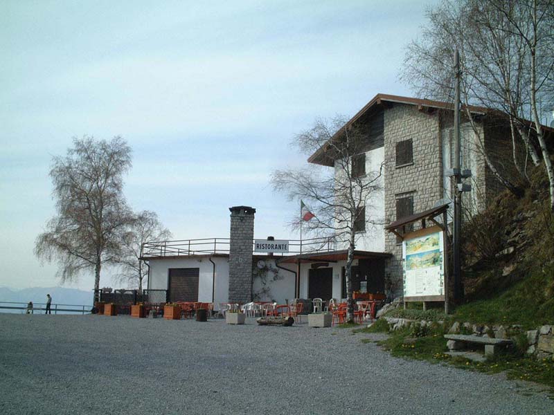 Il ristorante che si trova in vetta